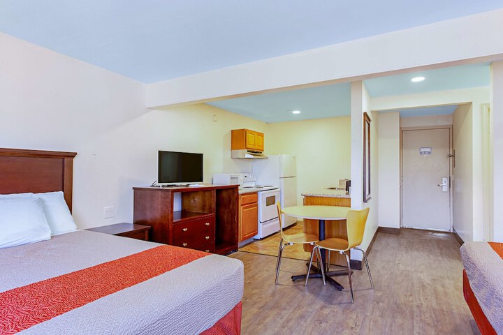 Room 43 of 46