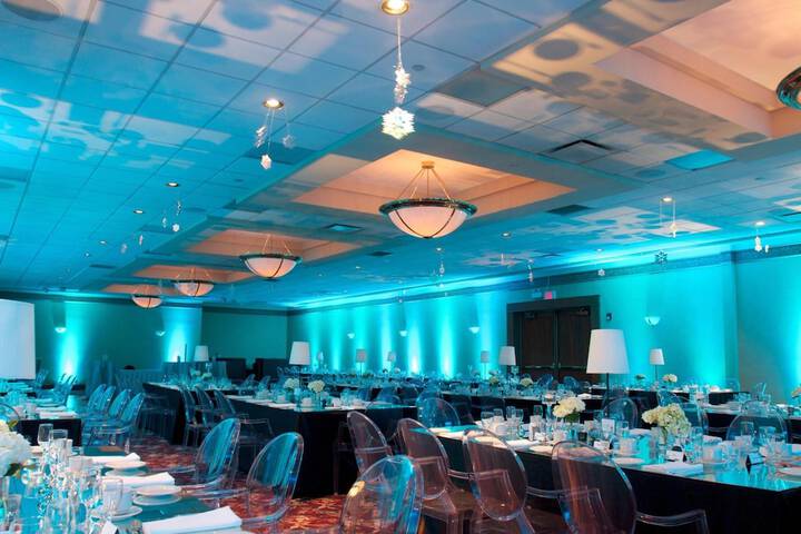 Ballroom/Hall 46 of 48