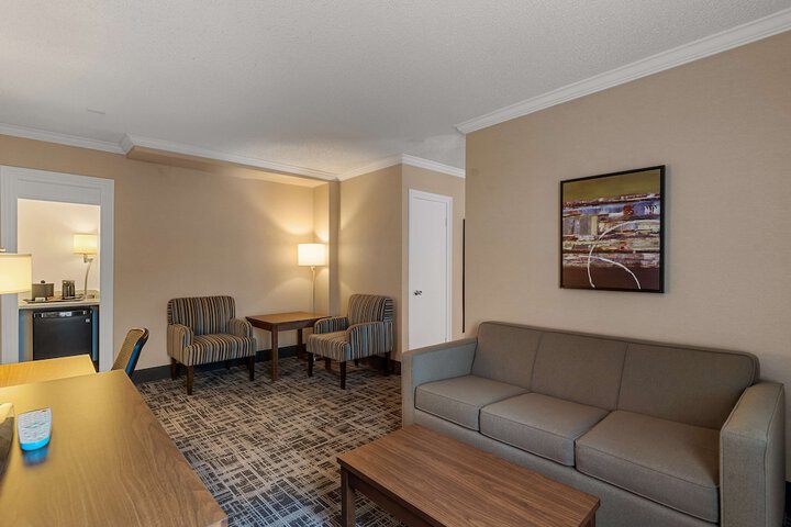Room 10 of 60