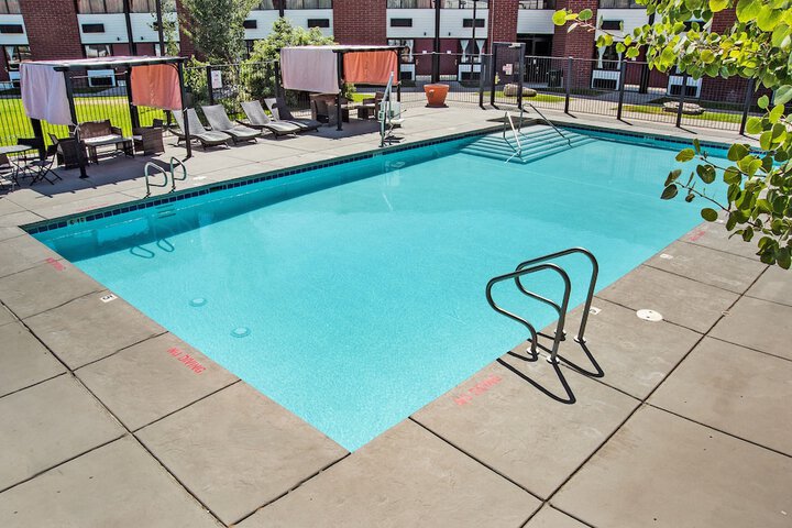 Pool 21 of 129