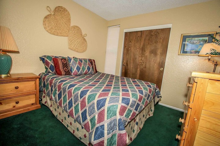 Room 11 of 19