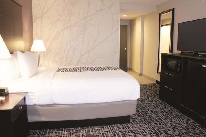 Room 30 of 81