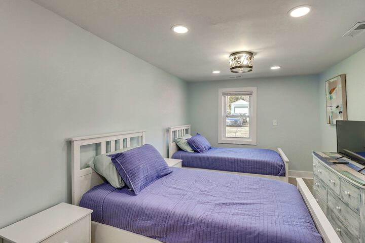 Bayfront Maryland Retreat w / Deck Near Beaches!