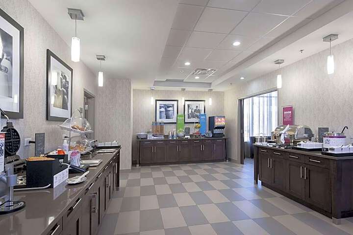 Hampton Inn and Suites Airdrie