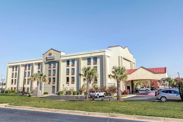 Hotel 6 of 73