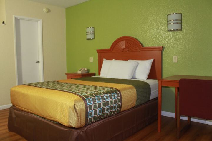 Room 8 of 20