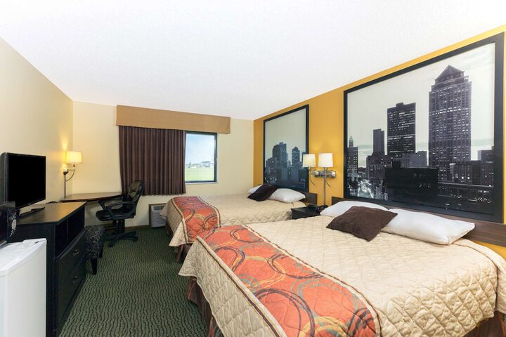 Room 10 of 15