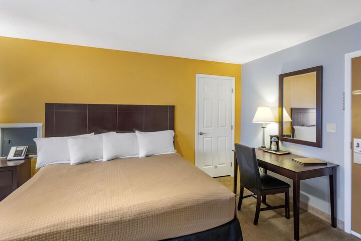 Room 7 of 14