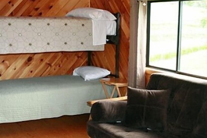 No Name City Luxury Cabins & RV