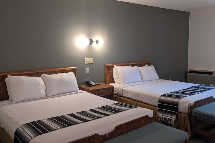 Room 27 of 43