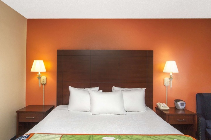 Room 7 of 15