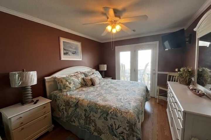 Room 10 of 20