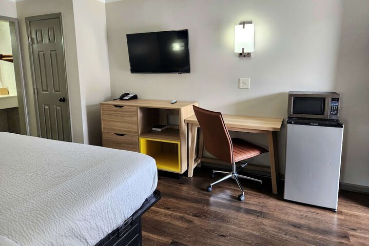 Room 11 of 30