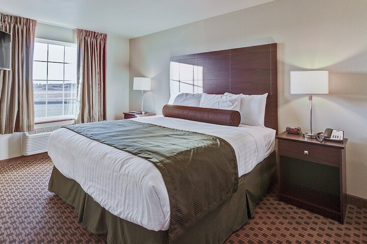 Cobblestone Hotel & Suites – Pulaski / Green Bay