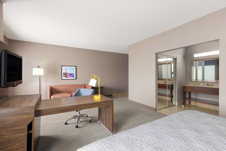 Room 14 of 39