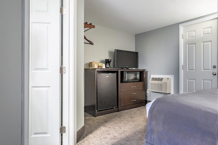 Mt Madison Inn & Suites