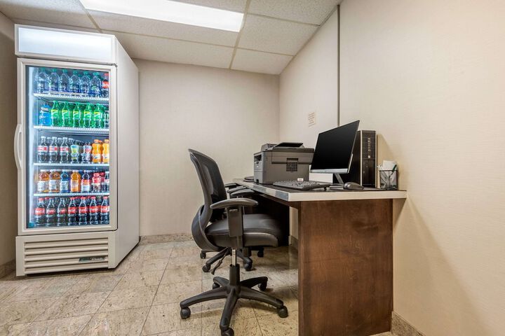 Business Center 41 of 42