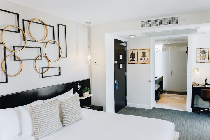 Room 57 of 95