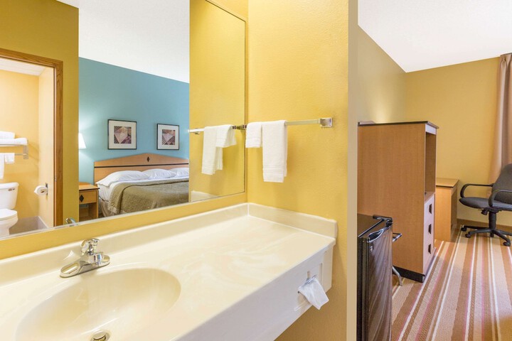 Room 7 of 17