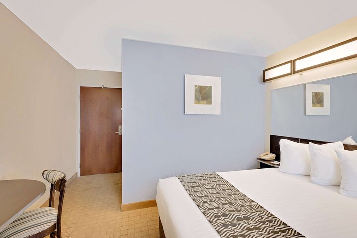 Room 11 of 20