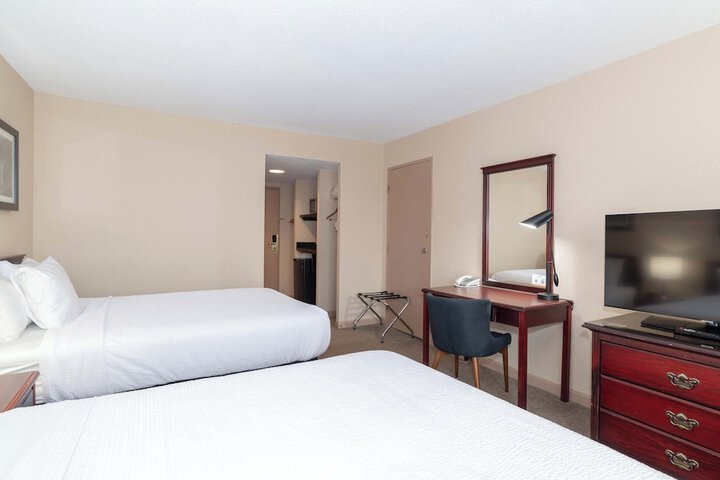 Room 12 of 36