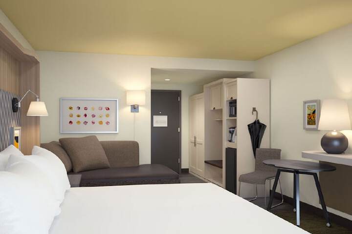 Room 26 of 41