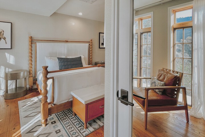 Zane Grey Pueblo Hotel