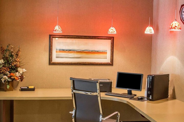 Business Center 41 of 41