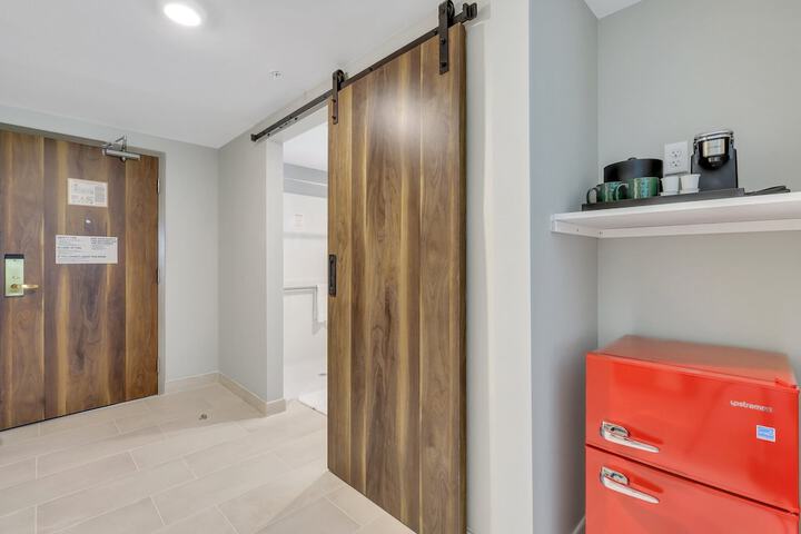 Room 18 of 37