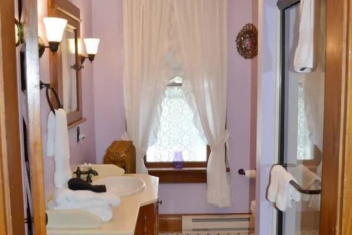 Room 15 of 37