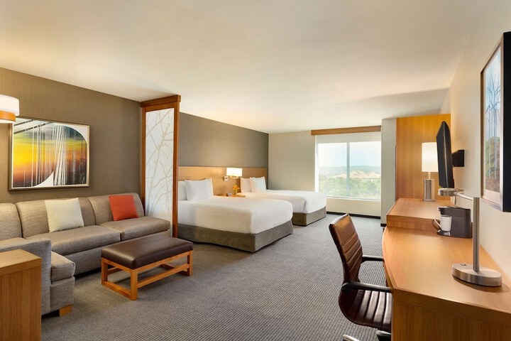 Room 30 of 46