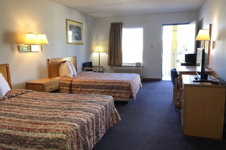 Room 8 of 17