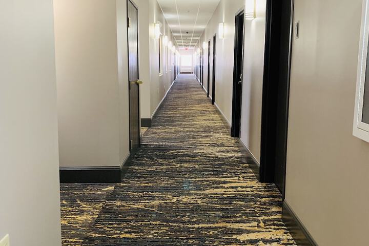 Ballroom/Hall 24 of 25