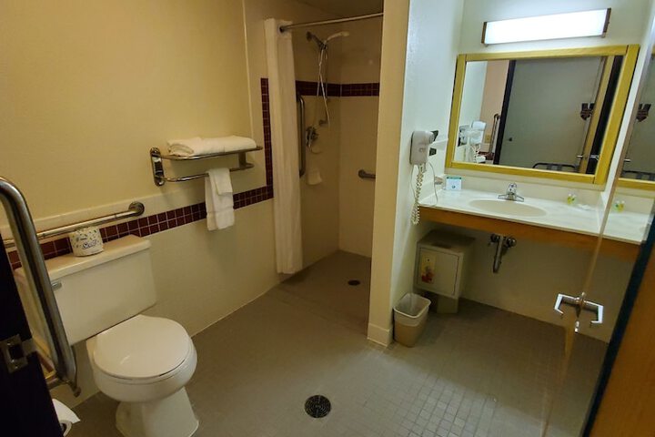Room 21 of 36