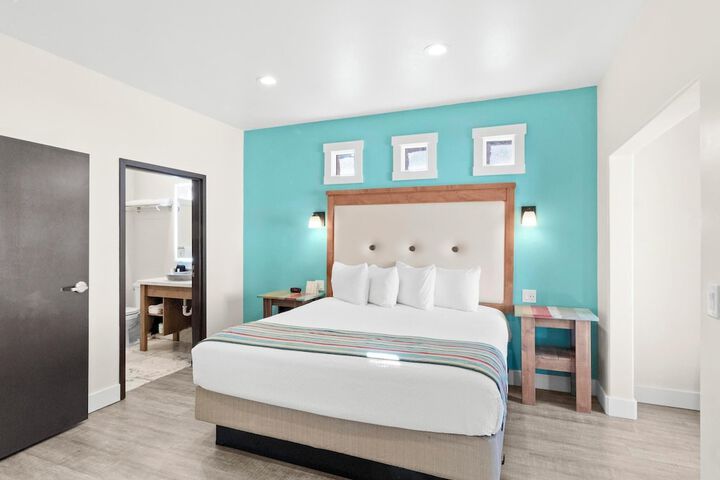 Bluff Dwellings Resort