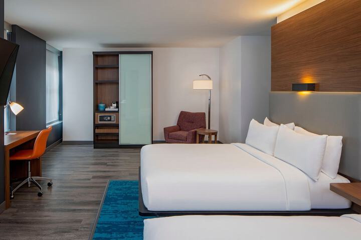 Room 29 of 65