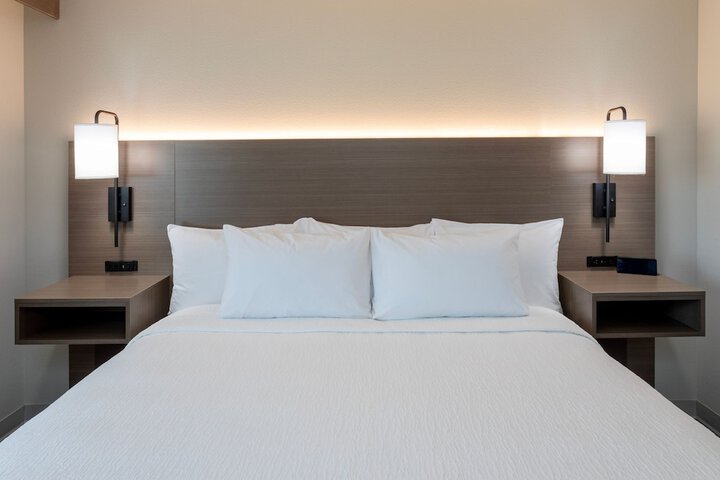 Room 15 of 25
