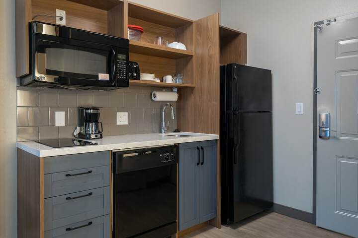 Candlewood Suites Enterprise by IHG