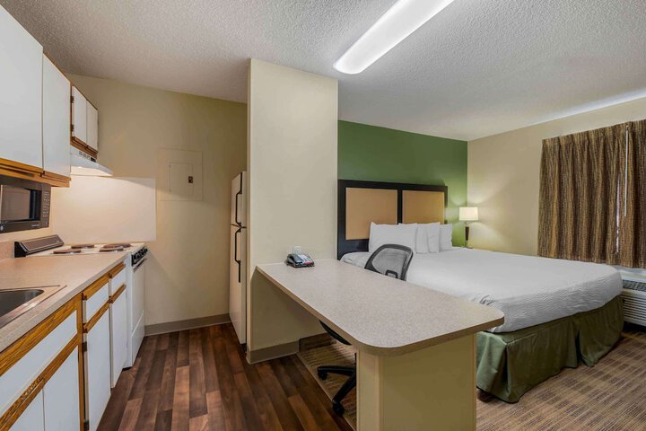 Room 21 of 37