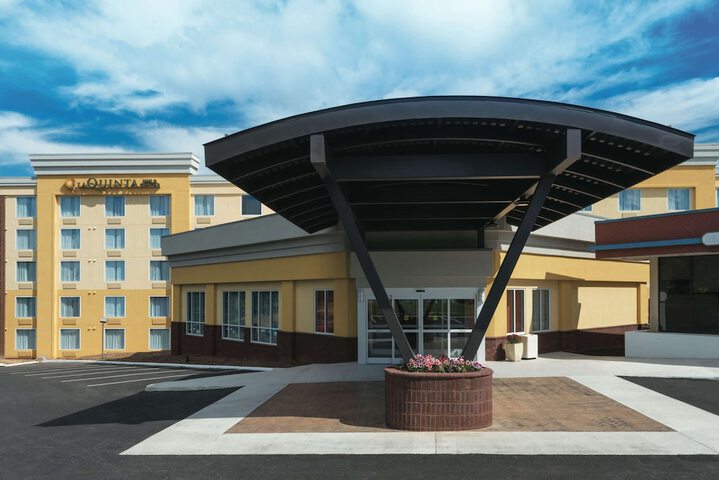 Hotel 4 of 58