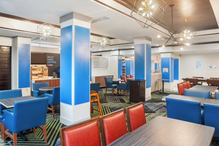 Holiday Inn Express & Suites Stroudsburg-Poconos by IHG