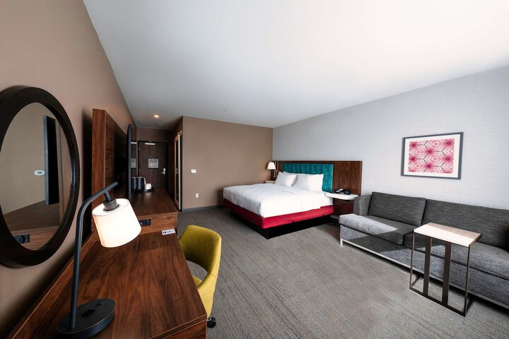 Room 10 of 24