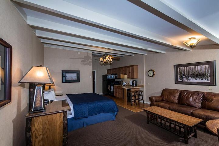 Room 11 of 19