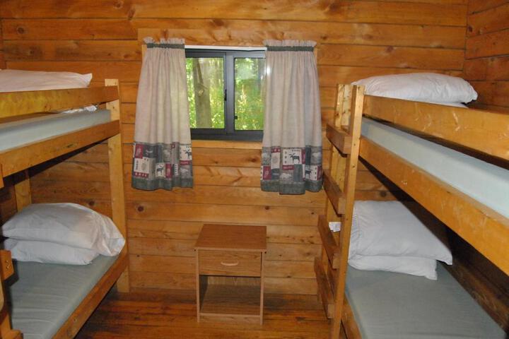 Robin Hill Camping Resort One-Bedroom Cottage 8