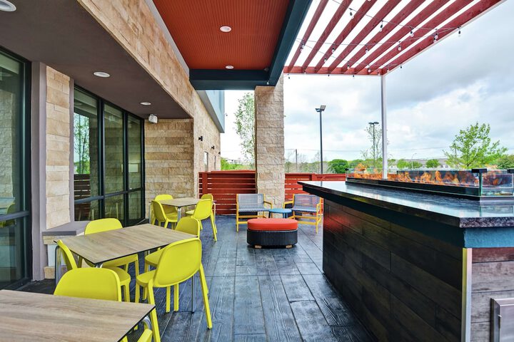 Terrace/Patio 36 of 37