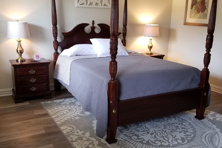 Greenwood Plantation B & B