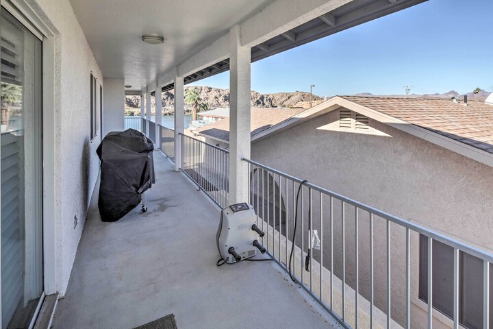 Parker Home on the Colorado River w / Views!