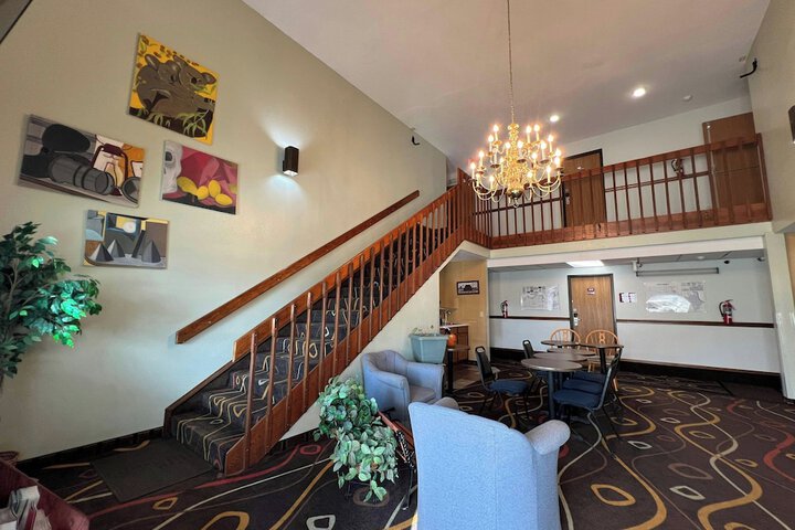 Deluxe Inn