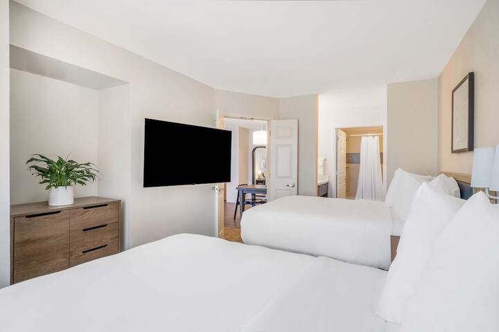 Room 26 of 60