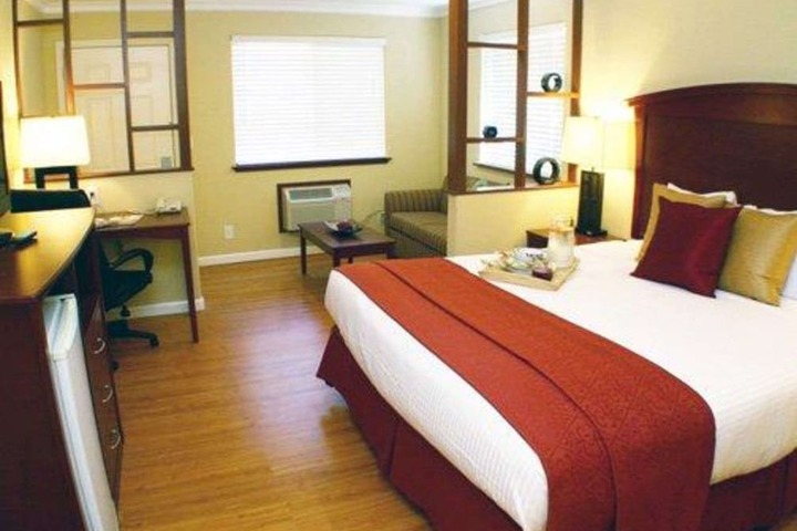 Quality Inn & Suites Santa Cruz Mountains